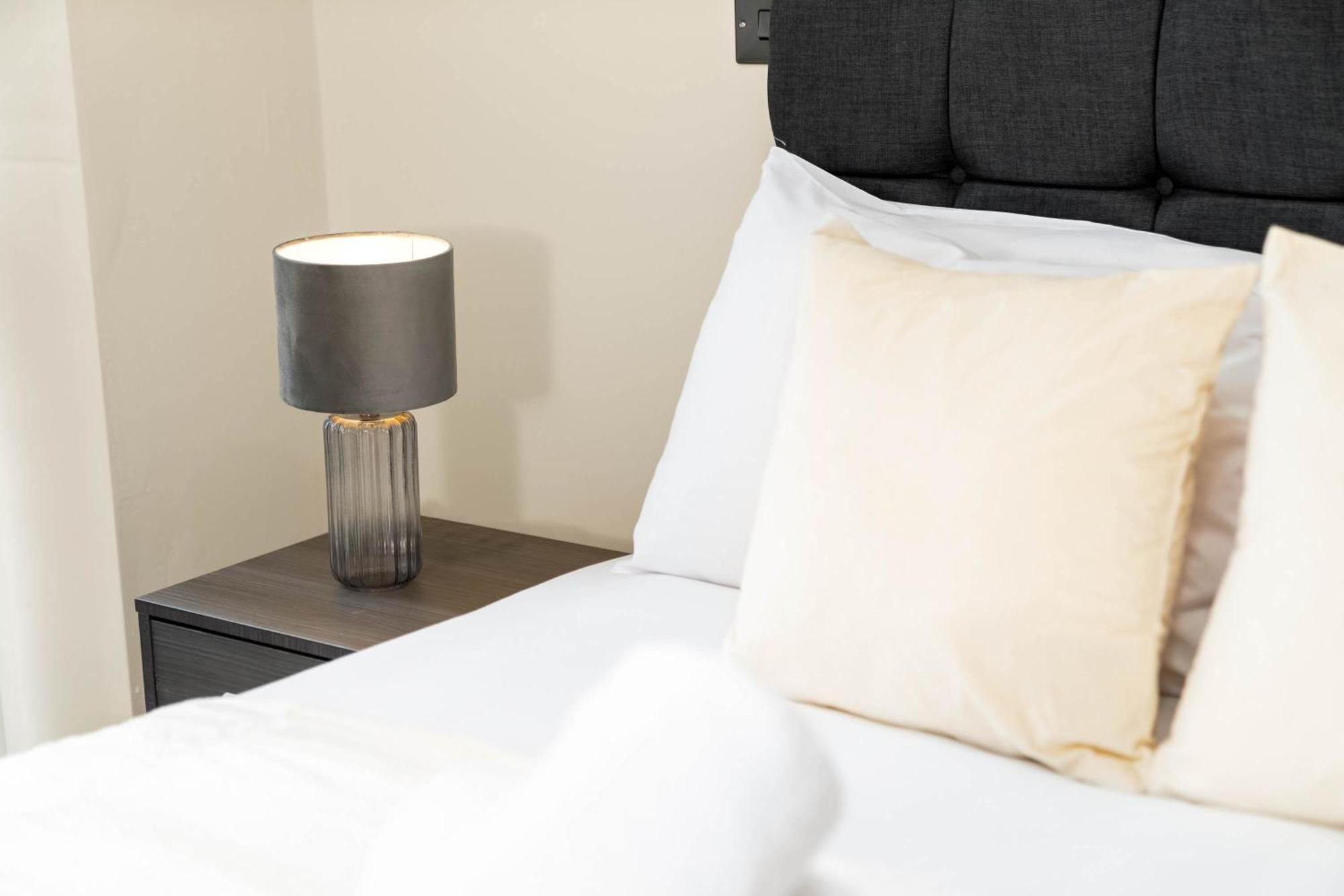 New Luxury Two Bedroom Apartment - City Centre - Netflix - Wifi - Top Rated - Jq 8Ah Birmingham Ngoại thất bức ảnh