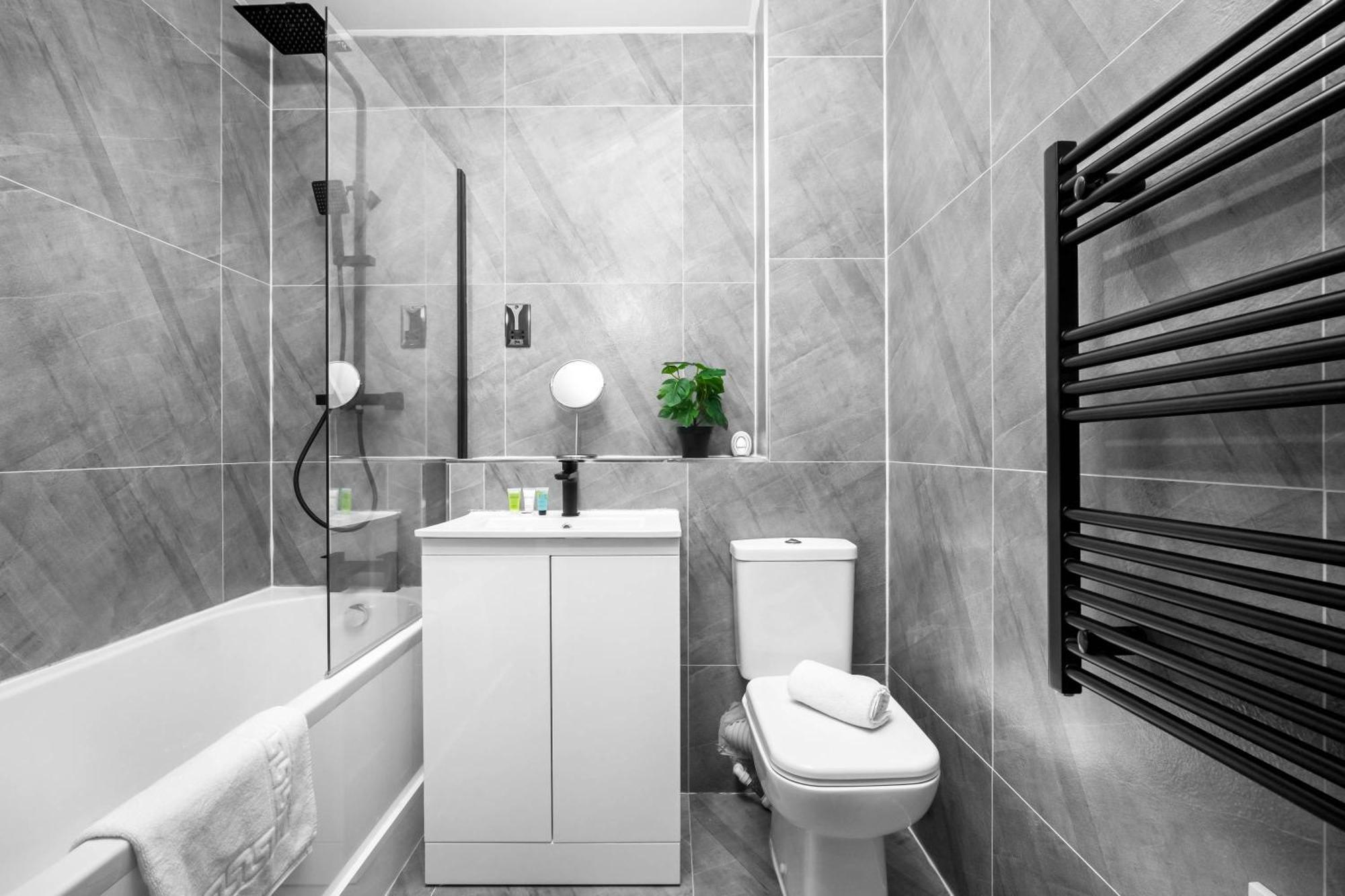 New Luxury Two Bedroom Apartment - City Centre - Netflix - Wifi - Top Rated - Jq 8Ah Birmingham Ngoại thất bức ảnh